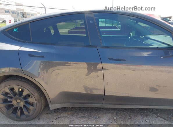 7SAYGDEE5RA288185 2024 TESLA MODEL Y Gray Սարքավորումների վահանակի տեսք