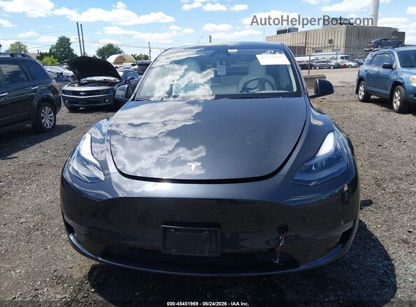 7SAYGDEE5RF170365 2024 TESLA MODEL Y Black Rear view