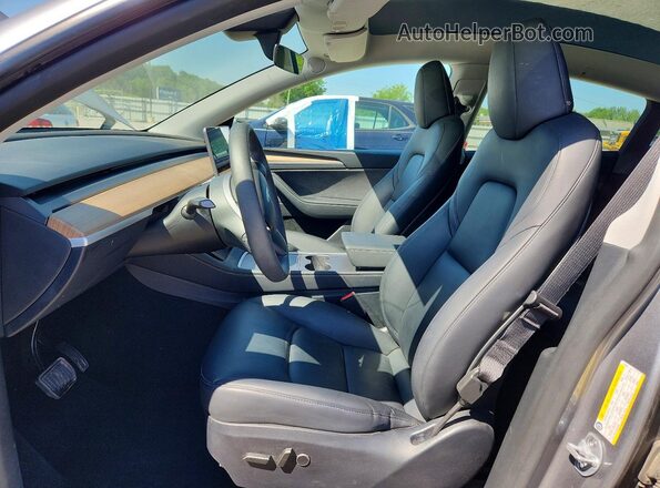 7SAYGDEE5SA359052 2025 TESLA MODEL Gray Front interior view