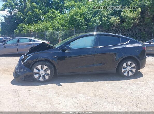 7SAYGDEE6NA008493 2022 TESLA MODEL Y Black Rear interior view