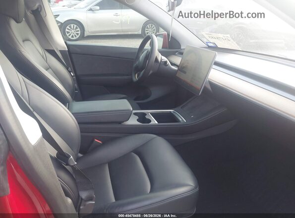 7SAYGDEE6NF395792 2022 TESLA MODEL Y Красный Вид салона спереди