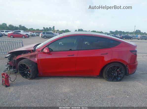 7SAYGDEE6NF395792 2022 TESLA MODEL Y Красный Панорамный вид салона 360°