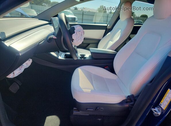 7SAYGDEE6NF401994 2022 TESLA MODEL Синий Вид салона спереди