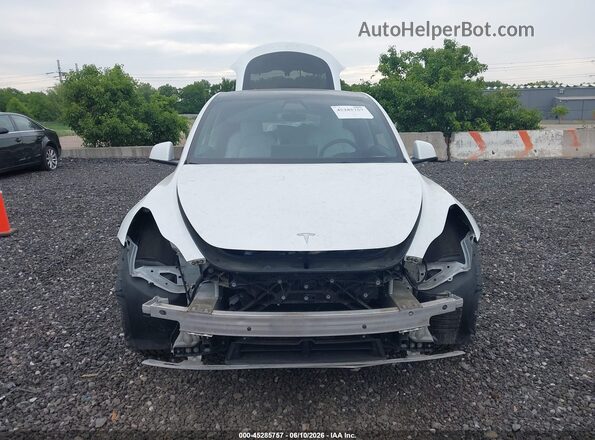 7SAYGDEE6NF532651 2022 TESLA MODEL Y White Vista del cuadro de instrumentos