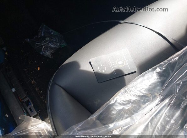 7SAYGDEE6RA227833 2024 TESLA MODEL Y Blue წინა პანელის ხედი