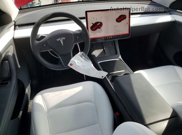 7SAYGDEE6SA352627 2025 TESLA MODEL Red Dashboard view