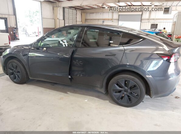 7SAYGDEE6SA358282 2025 TESLA MODEL Y Gray Սալոնի 360 աստիճան տեսք