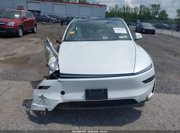 7SAYGDEE6TA385466 2026 TESLA MODEL Y White Առջևի վահանակի տեսք