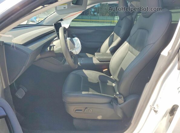 7SAYGDEE6TA461090 2026 TESLA MODEL White Front interior view