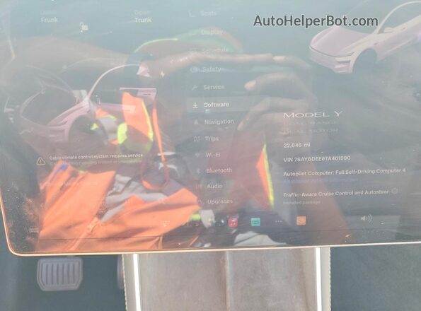 7SAYGDEE6TA461090 2026 TESLA MODEL White Instrument cluster view