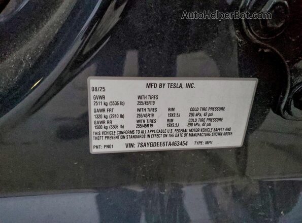 7SAYGDEE6TA463454 2026 TESLA MODEL Black VIN կոդի պիտակի տեսք