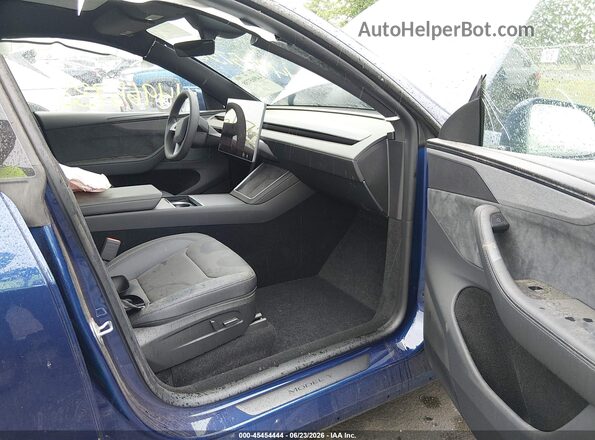 7SAYGDEE6TA633974 2026 TESLA MODEL Y Dark Blue Вид салону спереду