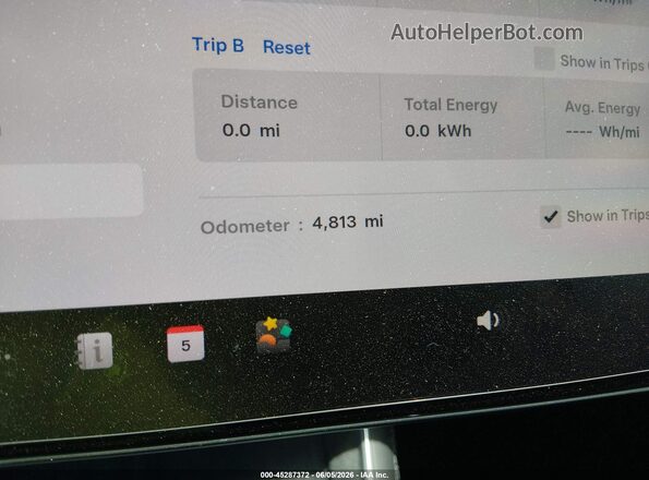 7SAYGDEE6TF588098 2026 TESLA MODEL Y Black 