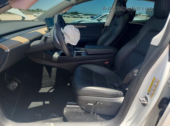 7SAYGDEE7PA147079 2023 TESLA MODEL Белый Вид салона спереди