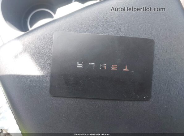 7SAYGDEE7PF667849 2023 TESLA MODEL Y Red Առջևի վահանակի տեսք