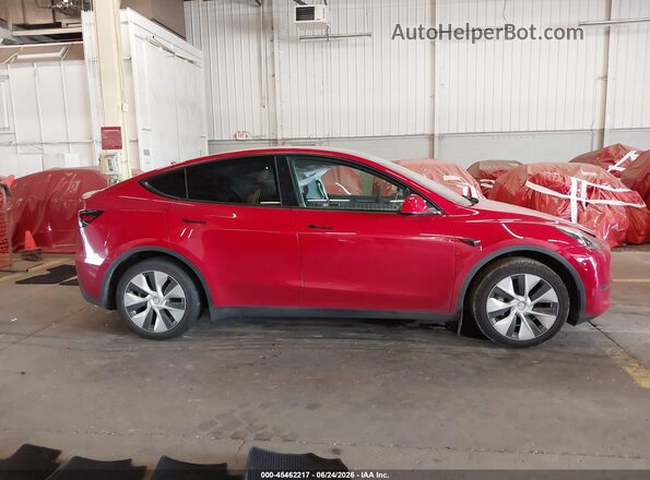 7SAYGDEE7PF798294 2023 TESLA MODEL Y Red Widok wnętrza z tyłu