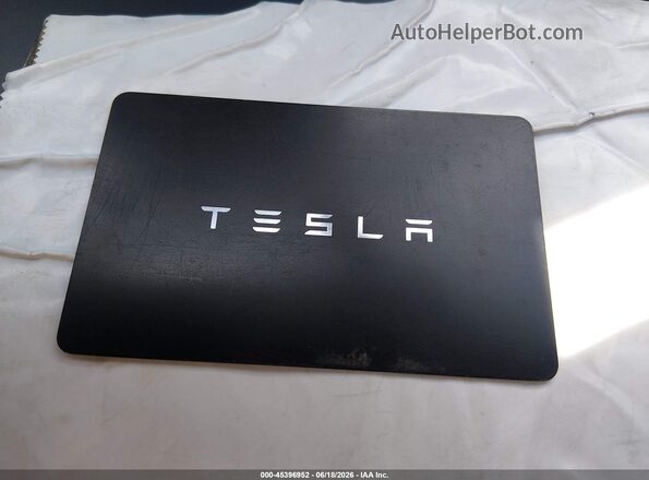 7SAYGDEE7PF852693 2023 TESLA MODEL Y Gray წინა პანელის ხედი