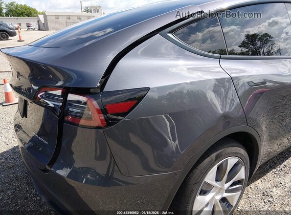 7SAYGDEE7PF852693 2023 TESLA MODEL Y Gray 