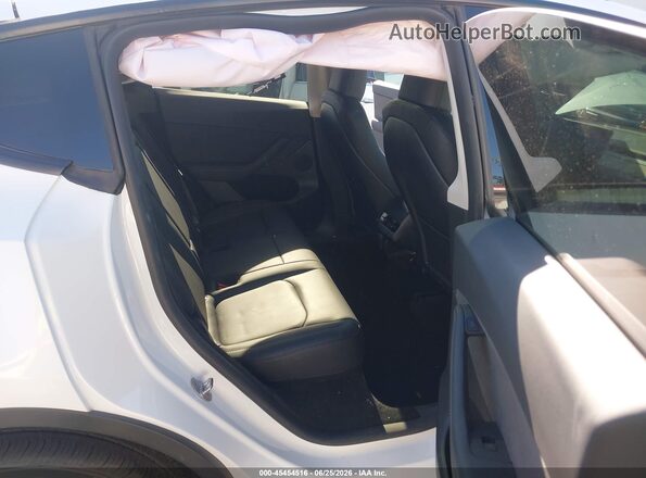 7SAYGDEE7RF060952 2024 TESLA MODEL Y White Vista de la etiqueta del VIN