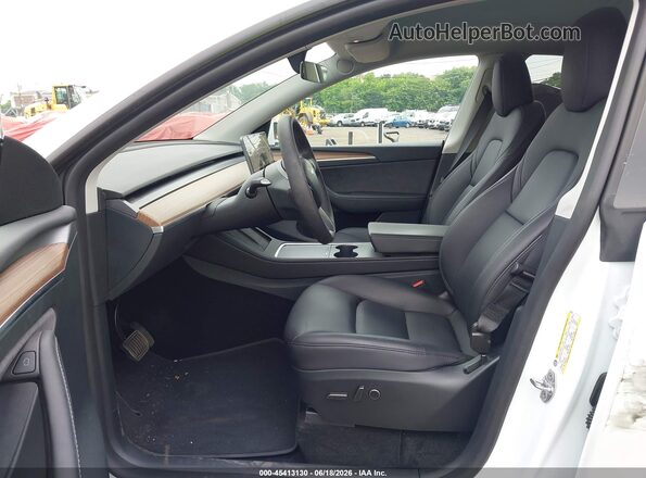 7SAYGDEE7SF220138 2025 TESLA MODEL Y Белый Вид салона спереди