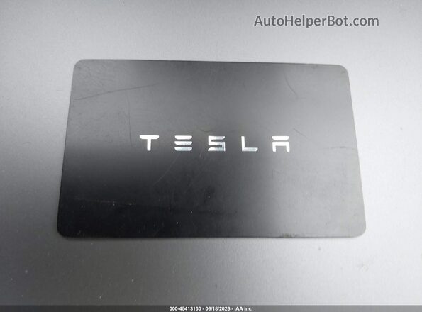 7SAYGDEE7SF220138 2025 TESLA MODEL Y Белый Вид панели приборов