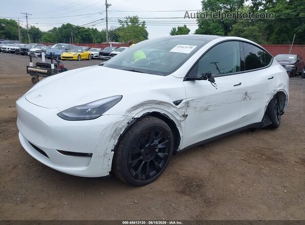7SAYGDEE7SF220138 2025 TESLA MODEL Y Белый Вид спереди