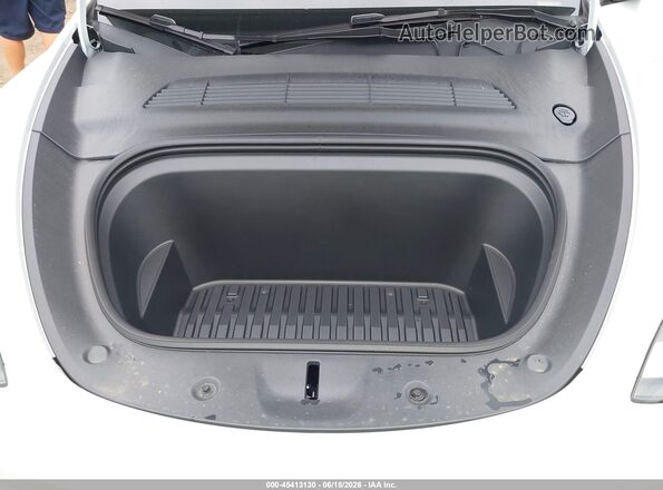 7SAYGDEE7SF220138 2025 TESLA MODEL Y Белый Вид сзади
