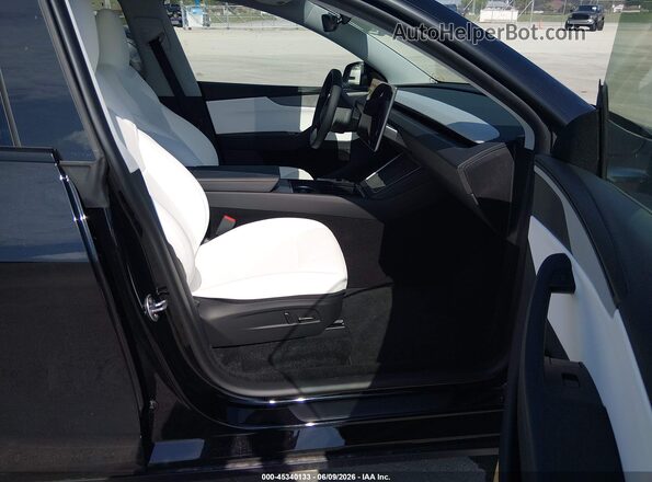 7SAYGDEE7TA622045 2026 TESLA MODEL Y Черный Вид салона спереди