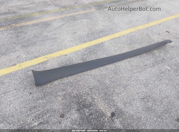 7SAYGDEE7TA635085 2026 TESLA MODEL Y Gray Vista del salpicadero