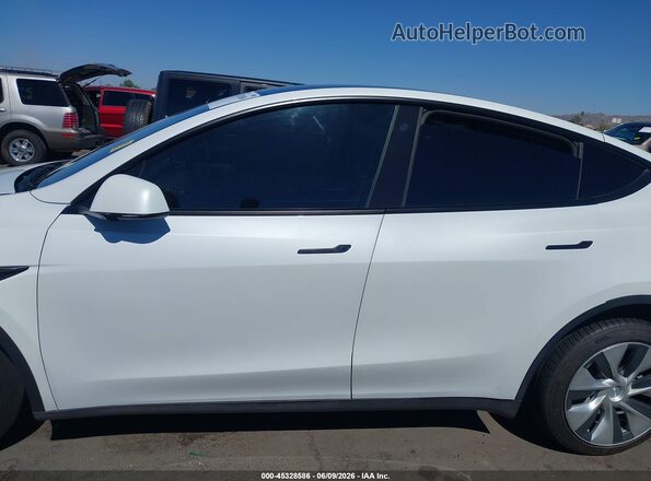 7SAYGDEE8NF449299 2022 TESLA MODEL Y Белый Панорамный вид салона 360°
