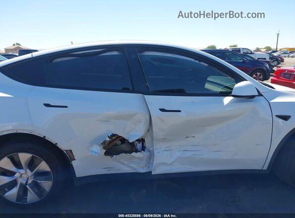 7SAYGDEE8NF449299 2022 TESLA MODEL Y Белый Вид задней части салона