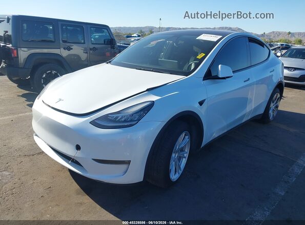 7SAYGDEE8NF449299 2022 TESLA MODEL Y Белый Передняя левая четверть