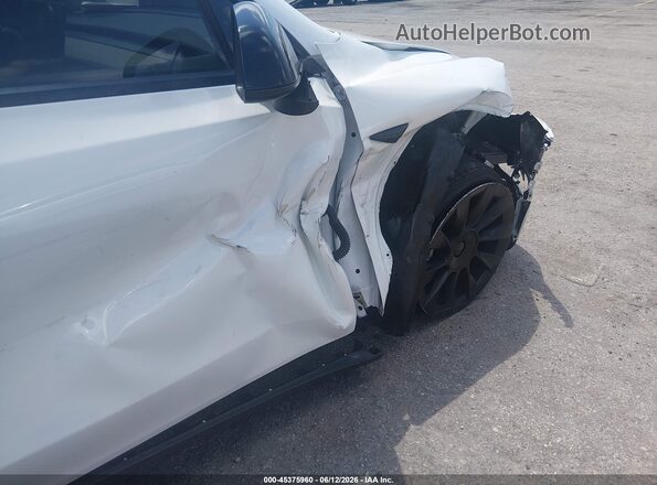 7SAYGDEE8NF481668 2022 TESLA MODEL Y Белый Вид спереди