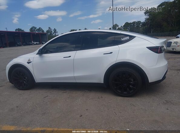 7SAYGDEE8NF481668 2022 TESLA MODEL Y Белый Панорамный вид салона 360°