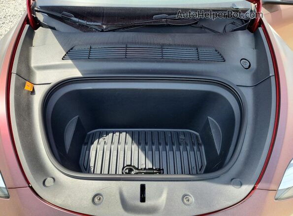 7SAYGDEE8PA026125 2023 TESLA MODEL Red Սալոնի հետևի տեսք