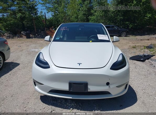 7SAYGDEE8PA120053 2023 TESLA MODEL Y White Widok zestawu wskaźników