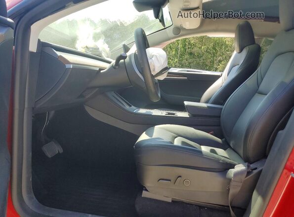 7SAYGDEE8PF708053 2023 TESLA MODEL Red Вид салону спереду