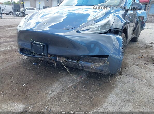 7SAYGDEE8PF807391 2023 TESLA MODEL Y Gray Widok z przodu
