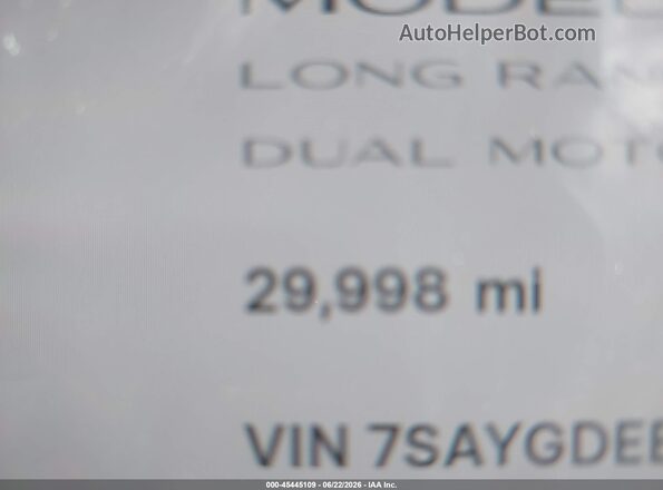 7SAYGDEE8PF807391 2023 TESLA MODEL Y Gray Widok wnętrza 360 stopni