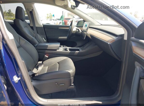 7SAYGDEE8RF152989 2024 TESLA MODEL Y Синий Вид салона спереди