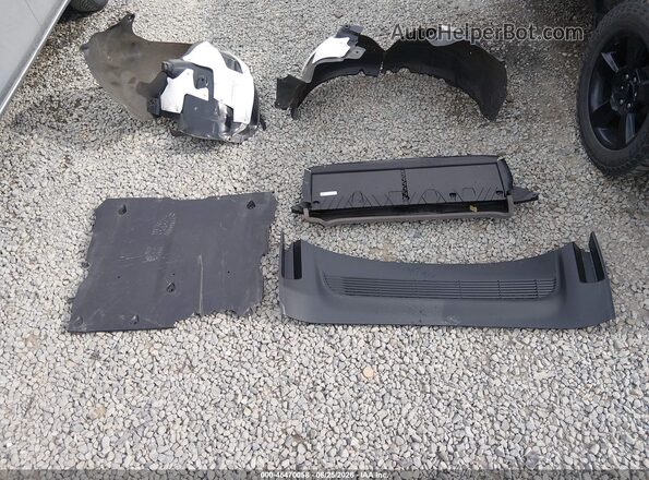 7SAYGDEE8TF426294 2026 TESLA MODEL Y White 