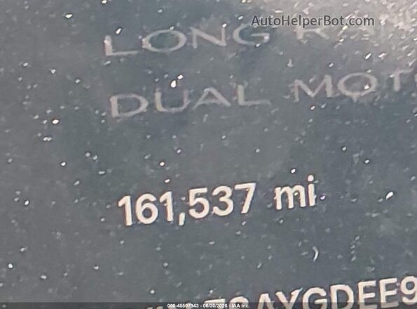 7SAYGDEE9NA006057 2022 TESLA MODEL Y Gray Widok wnętrza z tyłu
