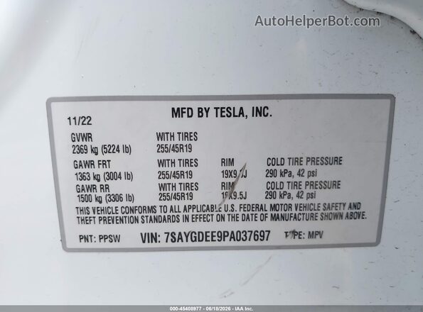 7SAYGDEE9PA037697 2023 TESLA MODEL Y White Vista del compartimento del motor