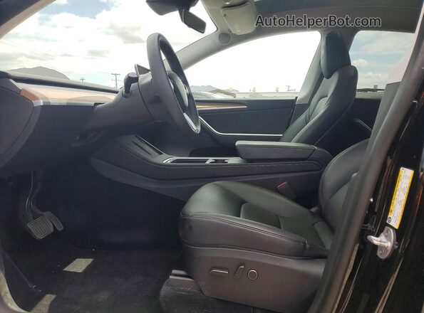 7SAYGDEE9PA109949 2023 TESLA MODEL Черный Вид салона спереди