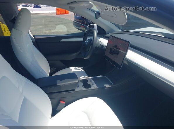 7SAYGDEE9PF797597 2023 TESLA MODEL Y Белый Вид салона спереди