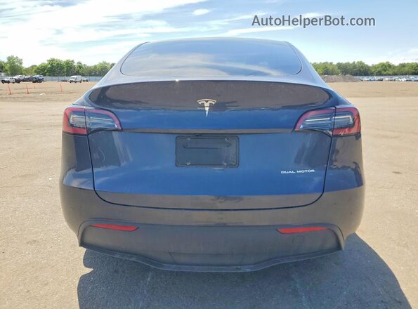 7SAYGDEE9RA253620 2024 TESLA MODEL Gray Widok z tyłu