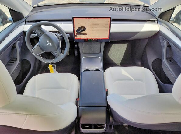 7SAYGDEE9RA321303 2024 TESLA MODEL Gray Vista del salpicadero