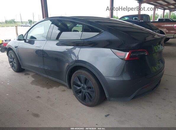 7SAYGDEE9RA336299 2024 TESLA MODEL Y Gray Rear interior view