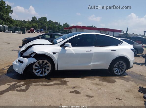 7SAYGDEE9TA389768 2026 TESLA MODEL Y White Widok wnętrza 360 stopni