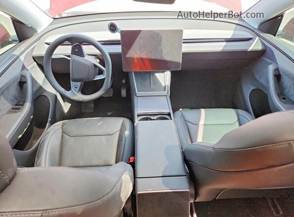 7SAYGDEE9TA446583 2026 TESLA MODEL Red Vista del salpicadero